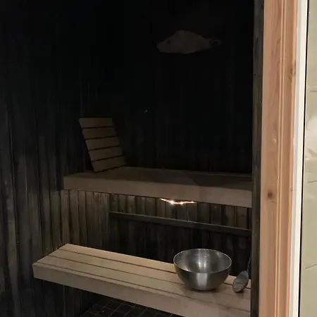 아파트 Centrumlagenhet Med Egen Bastu
