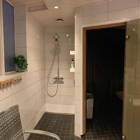 Centrumlagenhet Med Egen Bastu Maarianhamina